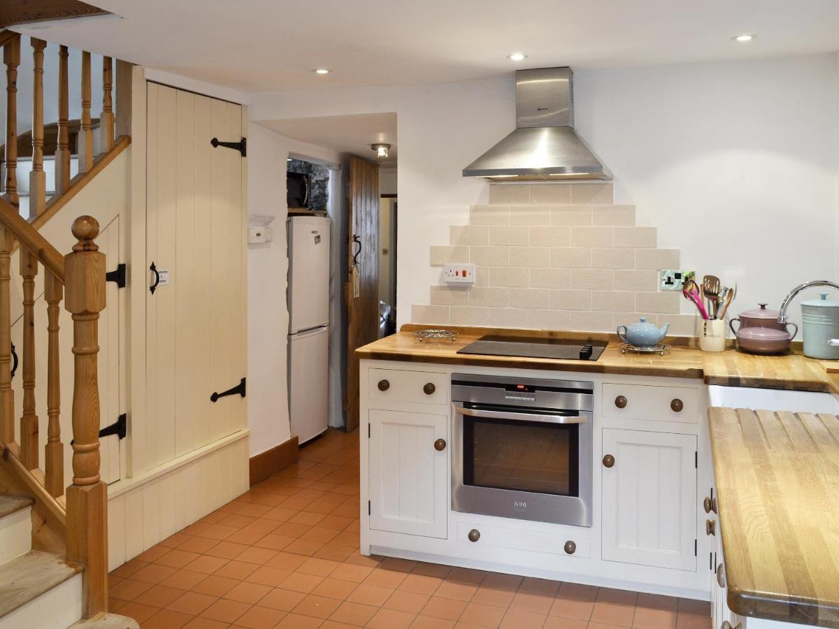 Ash Cottage Tideswell Exterior photo